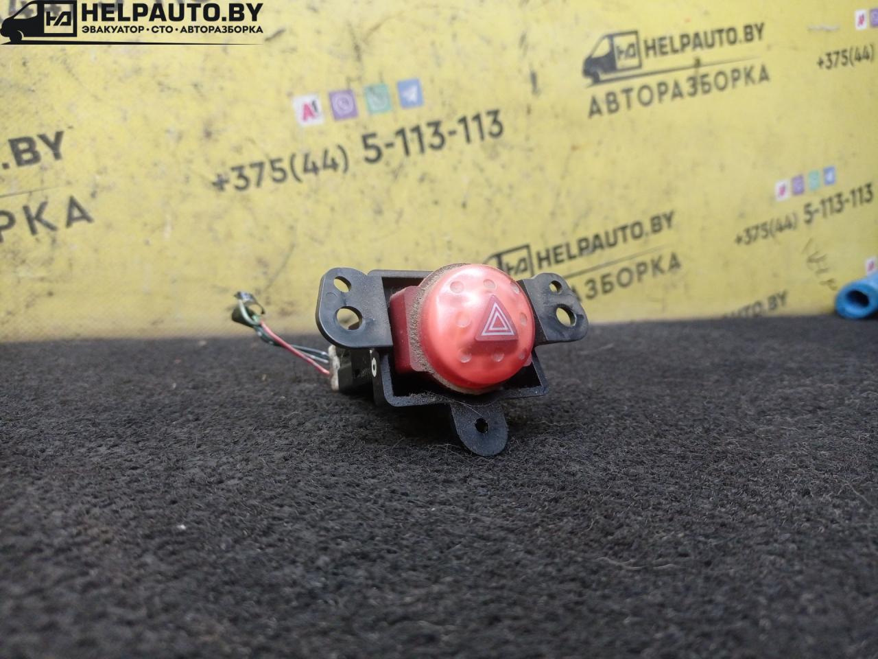 кнопка аварийной сигнализации Nissan Almera Tino V10 2001, 1.8 л., QG18DE, бензин, 5МКПП, зеленый, минивэн - фото №1