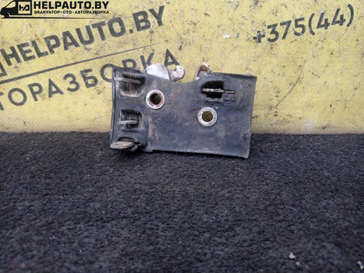 замок двери передней правой Audi 100 С3 1985, 1.8 л., бензин, 5МКПП, серый, седан, передний привод - фото №1