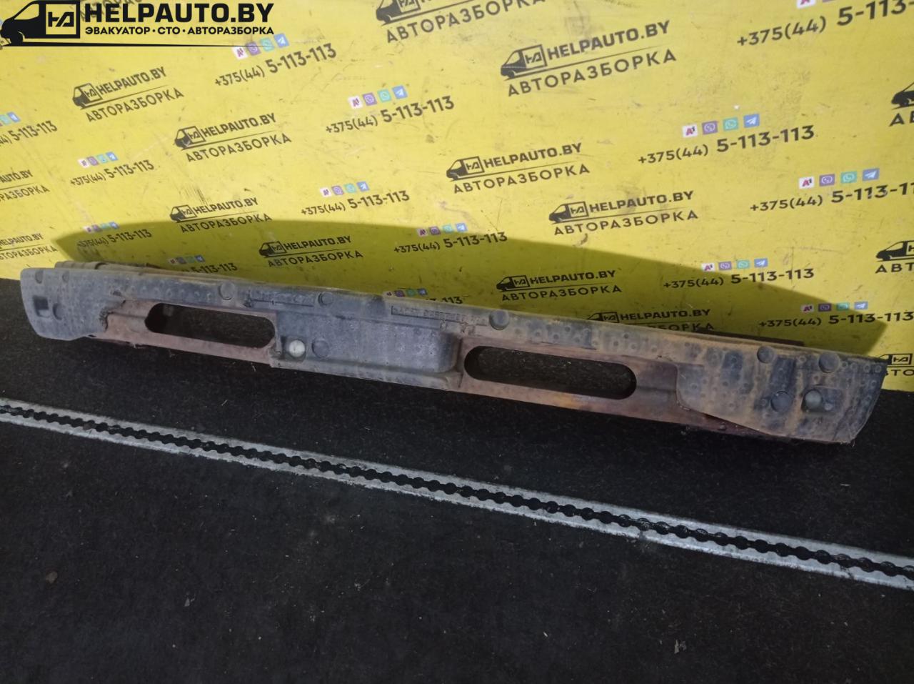 усилитель бампера переднего Chrysler Voyager 3 поколение 1997, 2.4 л., EDZ, бензин, АКПП, зеленый, минивэн, передний привод - фото №1