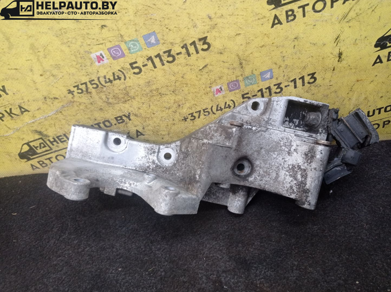 кронштейн двигателя Renault Scenic 1 поколение 1997, 1.6 л., K7M 702, бензин, МКПП, синий, минивэн, передний привод, 7700272975 - фото №1