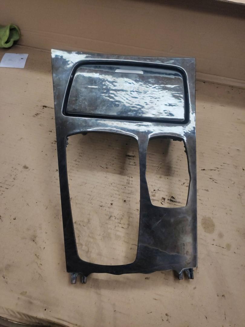 Декоративная накладка центральной консоли BMW 7 серия F01/F02 F01 2011, 4.4 л., N63 B44 A, бензин, АКПП, черный, 1254005 - фото №1