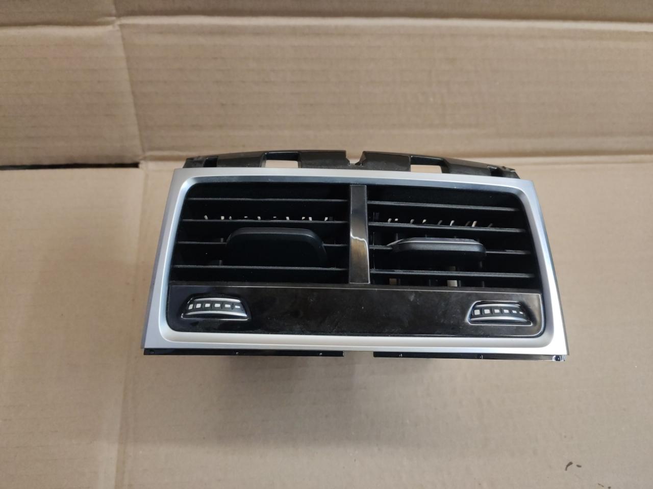 дефлектор обдува салона BMW 7 серия G11/G12 2017, 3.0 л., B57 D30 A, дизель, 64229301745, 9301745 - фото №1