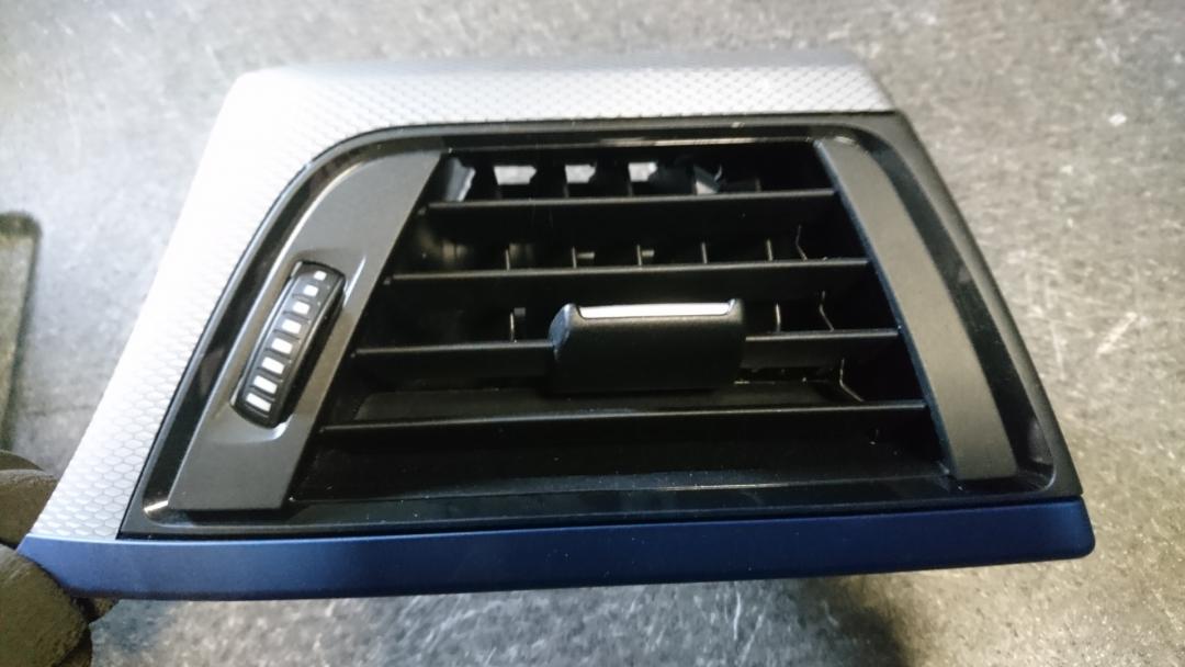 дефлектор обдува салона BMW 3 серия F30/F31/F34 2013, 2.0 л., N47 D20 C, дизель, АКПП, хетчбэк 5 дв., правый руль, 9231995 - фото №1