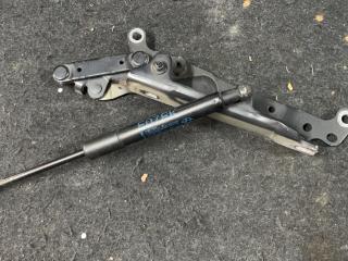 петля капота BMW 5 серия F07/F10/F11 2010, 3.5 л., бензин