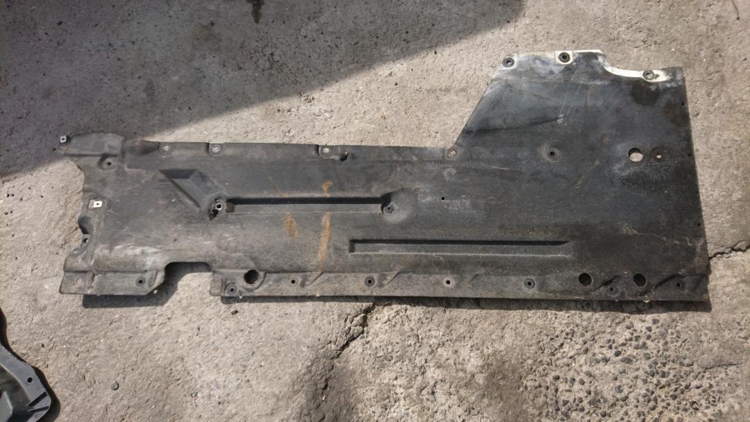 защита днища BMW 3 серия F30/F31/F34 2013, 2.0 л., N47 D20 C, дизель, АКПП, хетчбэк 5 дв., правый руль, 51757241834 - фото №1