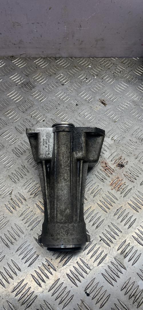 кронштейн полуоси BMW X5 E70 2008, 3.0 л., N52 B30 AF, бензин, АКПП, внедорожник 5 дв., 7552542 - фото №1