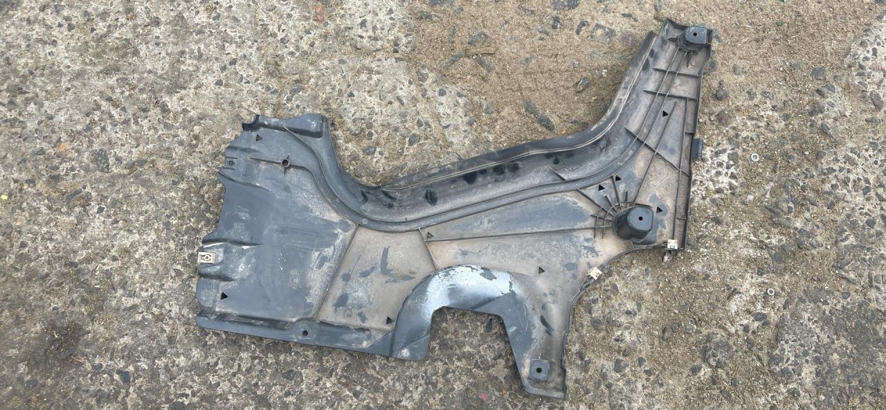 защита днища BMW 5 серия G30/G31 G31 2018, 2.0 л., B48 B20 A, бензин, задний привод, правый руль, 7441177 - фото №1