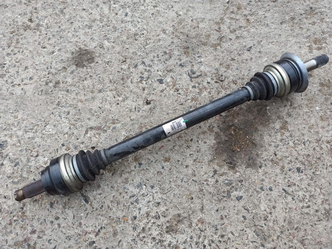 полуось задняя (приводной вал, ШРУС) BMW 7 серия F01/F02 2011, 3.0 л., N54 B30 A, бензин, седан, 7577508 - фото №1