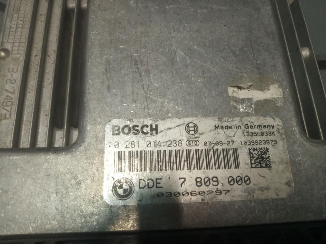 блок управления двигателем BMW 1 серия E81/E82/E87/E88 2006, 2.0 л., дизель, АКПП, хетчбэк 5 дв., 13617809002, 7809002, 8512589 - фото №1