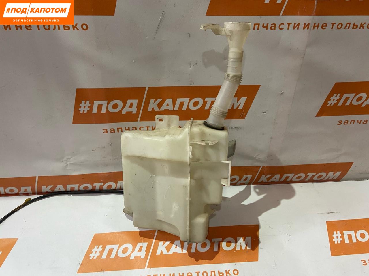 бачок омывателя Mitsubishi Lancer 10 поколение 2010, 2.0 л., 4B11, бензин, АКПП, p26b, седан, полный привод, 8260A117, 8260A118 - фото №1