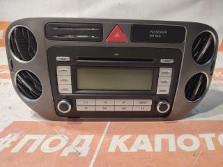 магнитола Volkswagen Tiguan 1 поколение 2008, 2.0 л., CBAB, дизель, АКПП, 2t / c9x, внедорожник 5 дв., полный привод, 5M0035186