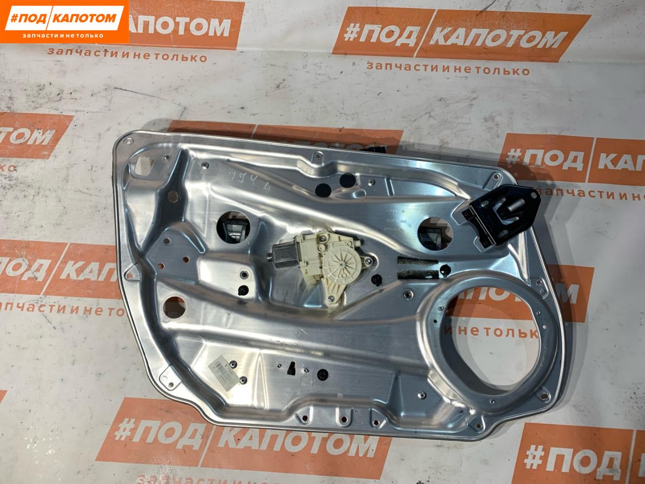 стеклоподъемник передний левый Mercedes-Benz C-Класс W204 2011, 1.8 л., M 271.860, бензин, АКПП, 650, универсал, передний привод - фото №1