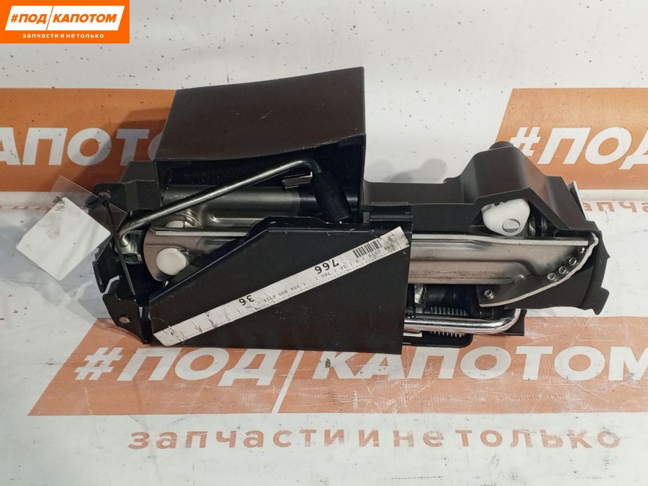 Органайзер Mercedes-Benz C-Класс W204 2011, 1.8 л., M 271.860, бензин, АКПП, 650, универсал, передний привод - фото №1