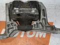 подушка крепления двигателя Ford Focus 3 поколение 2011, 2.0 л., MGDA, бензин, АКПП, panther black jaycwwa, хетчбэк 5 дв., передний привод, 1862540 - фото №2