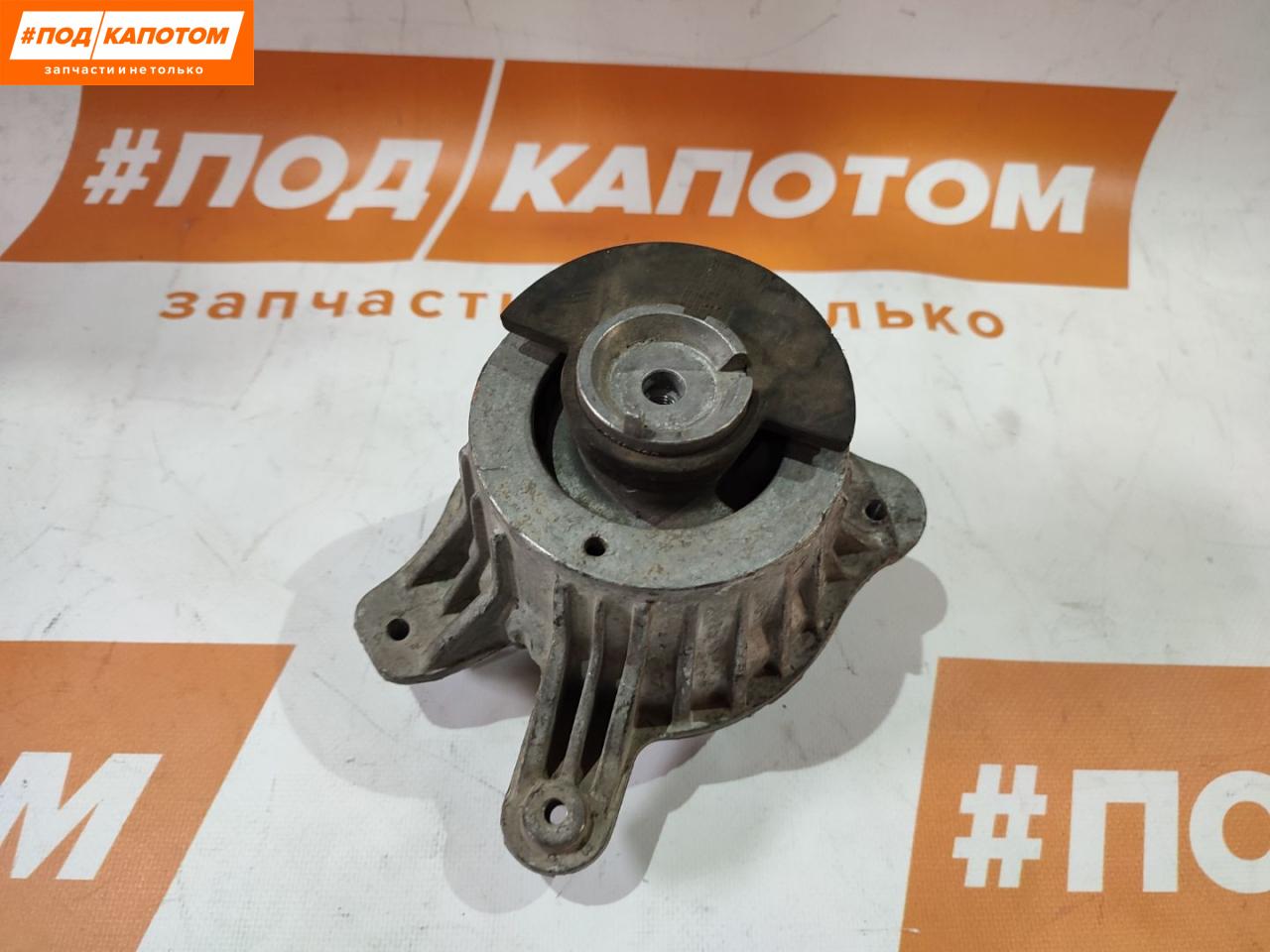 подушка крепления двигателя Mercedes-Benz C-Класс W205/S205/C205 2016, 2.0 л., M 274.920, бензин, АКПП, 792, седан, задний привод, A2052400200 - фото №1
