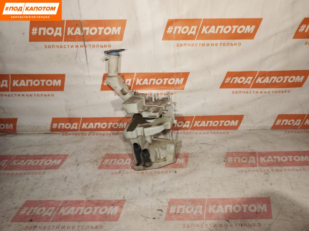 бачок омывателя Volkswagen Passat B7 2012, 1.4 л., CAXA, бензин, АКПП, 7s / c8y, универсал, передний привод - фото №1