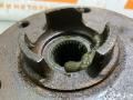 кулак поворотный левый Volkswagen Touareg 1 поколение 2005, 4.2 л., AXQ, бензин, АКПП, z4 / c9z, внедорожник 5 дв., полный привод - фото №3