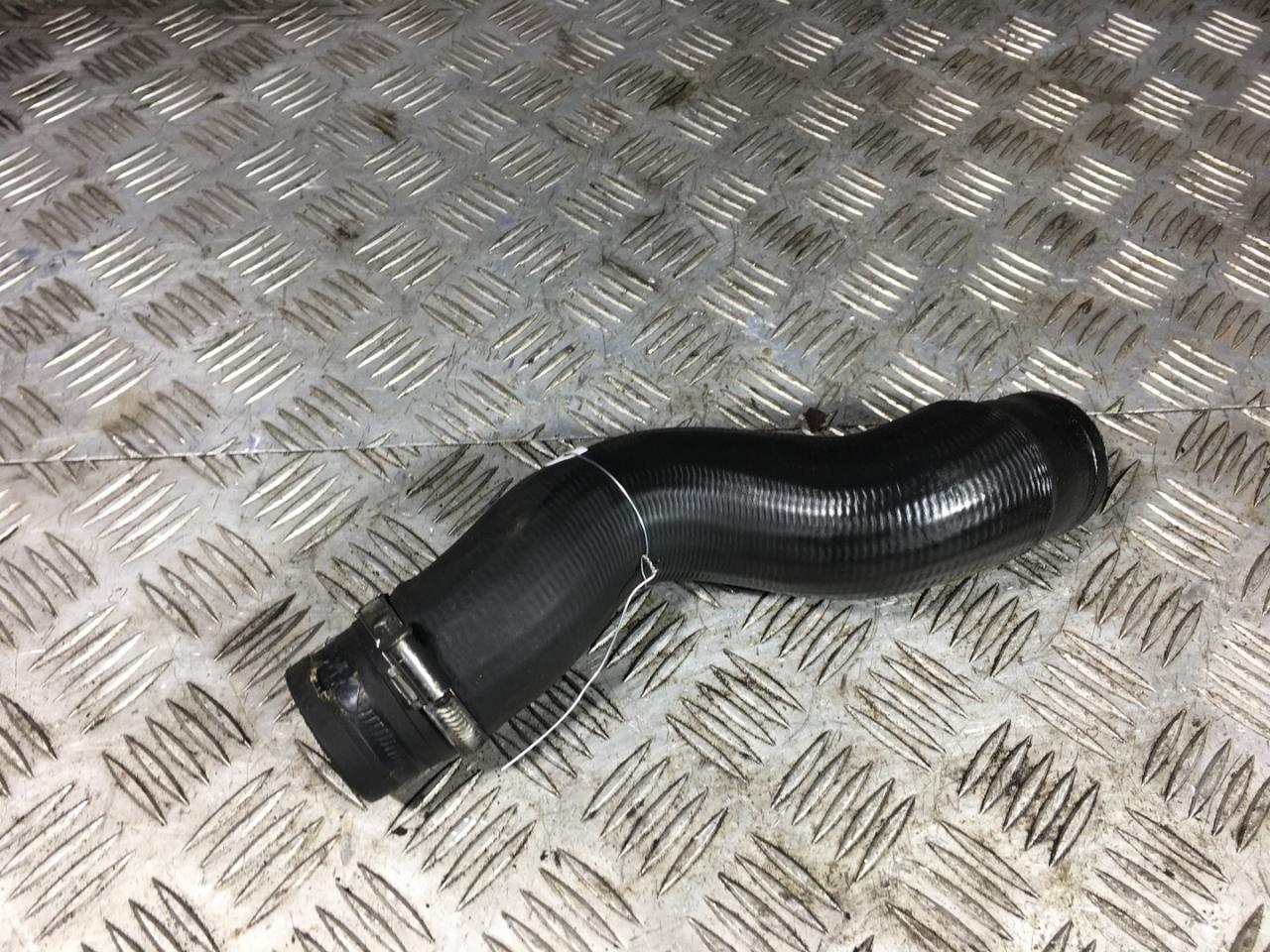 патрубок интеркулера Opel Zafira 2 поколение (B) 2007, 1.9 л., CDTi, дизель, МКПП, минивэн, 55557037 - фото №1