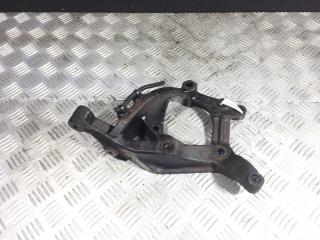 кронштейн компрессора кондиционера Opel Vectra C 2004, 3.2 л., бензин, МКПП, хетчбэк 5 дв., 24469642