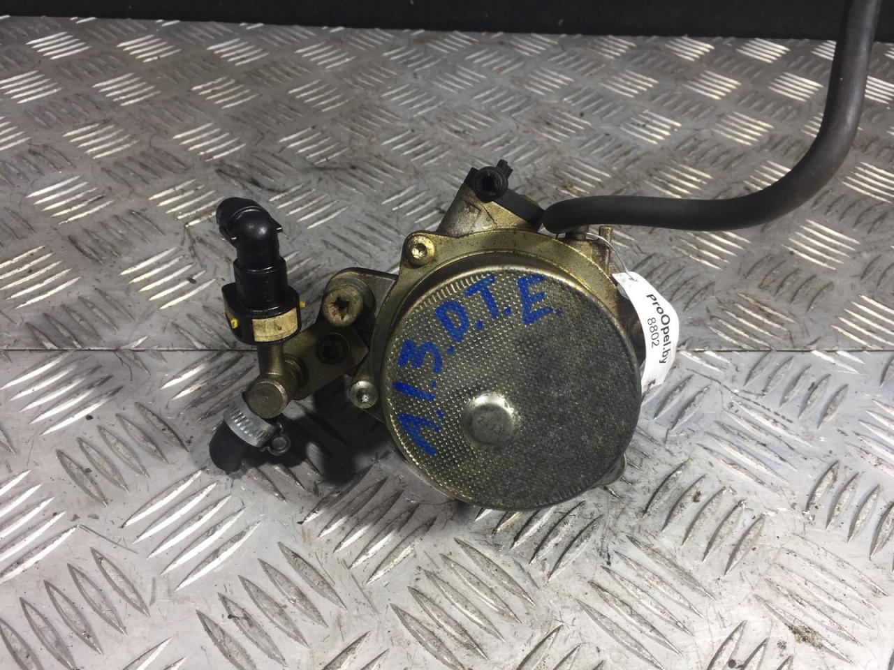 насос вакуумный Opel Astra J 2012, 1.3 л., CDTi, дизель, МКПП, хетчбэк 5 дв., 55193232, 93184211 - фото №1