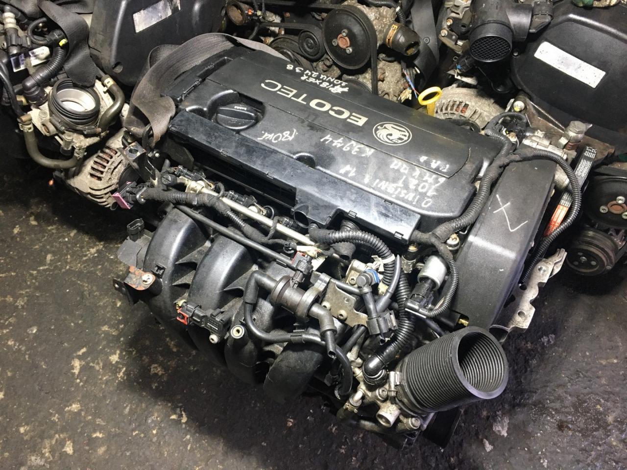 двигатель Opel Insignia 1 поколение (A) 2009, 1.8 л., A 18 XER, бензин, 6МКПП, schneeweiss / gaz, хетчбэк 5 дв., передний привод, правый руль, A18XER - фото №1