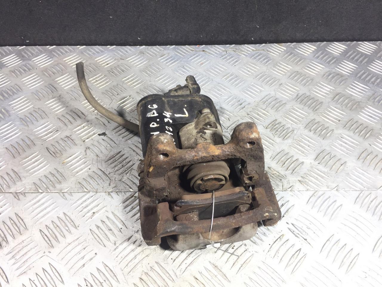 суппорт задний левый Volkswagen Passat B6 2007, 1.9 л., TDi, дизель, МКПП, хетчбэк 5 дв. - фото №1