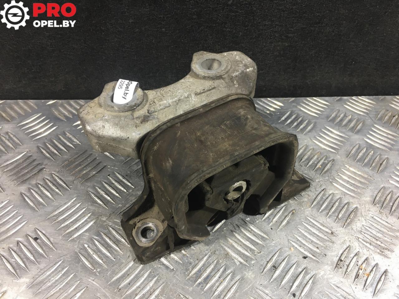 подушка крепления двигателя Opel Meriva 1 поколение (A) 2005, 1.6 л., бензин, МКПП, минивэн, 9227881 - фото №1