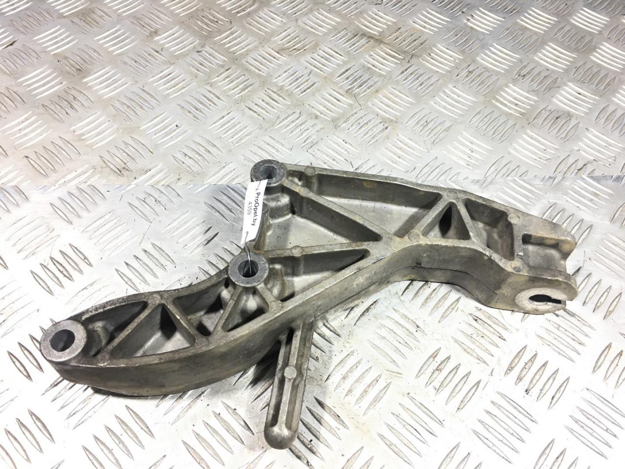 кронштейн КПП Opel Zafira 2 поколение (B) 2006, 1.9 л., CDTi, дизель, минивэн, 24459826 - фото №1