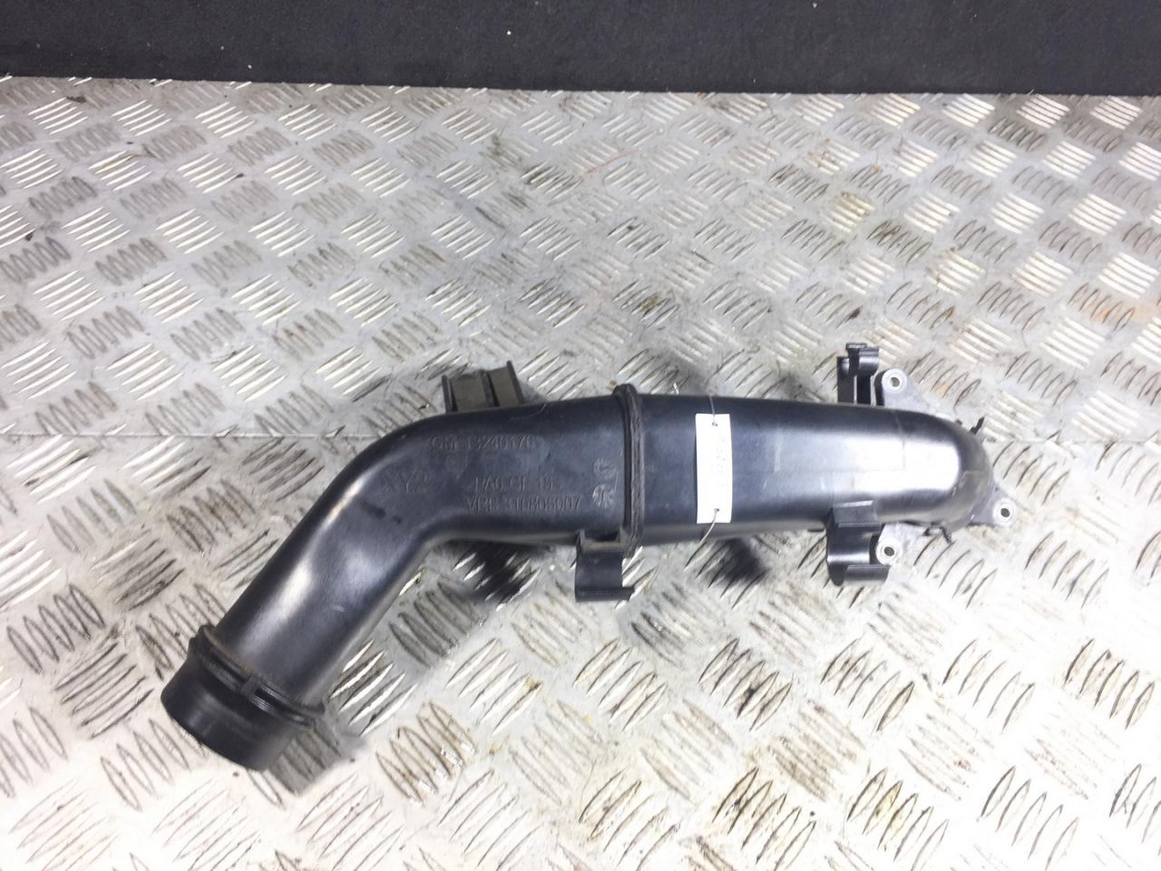 патрубок интеркулера Opel Insignia 1 поколение (A) 2012, 2.0 л., CDTi, дизель, МКПП, хетчбэк 5 дв., 13240176 - фото №1