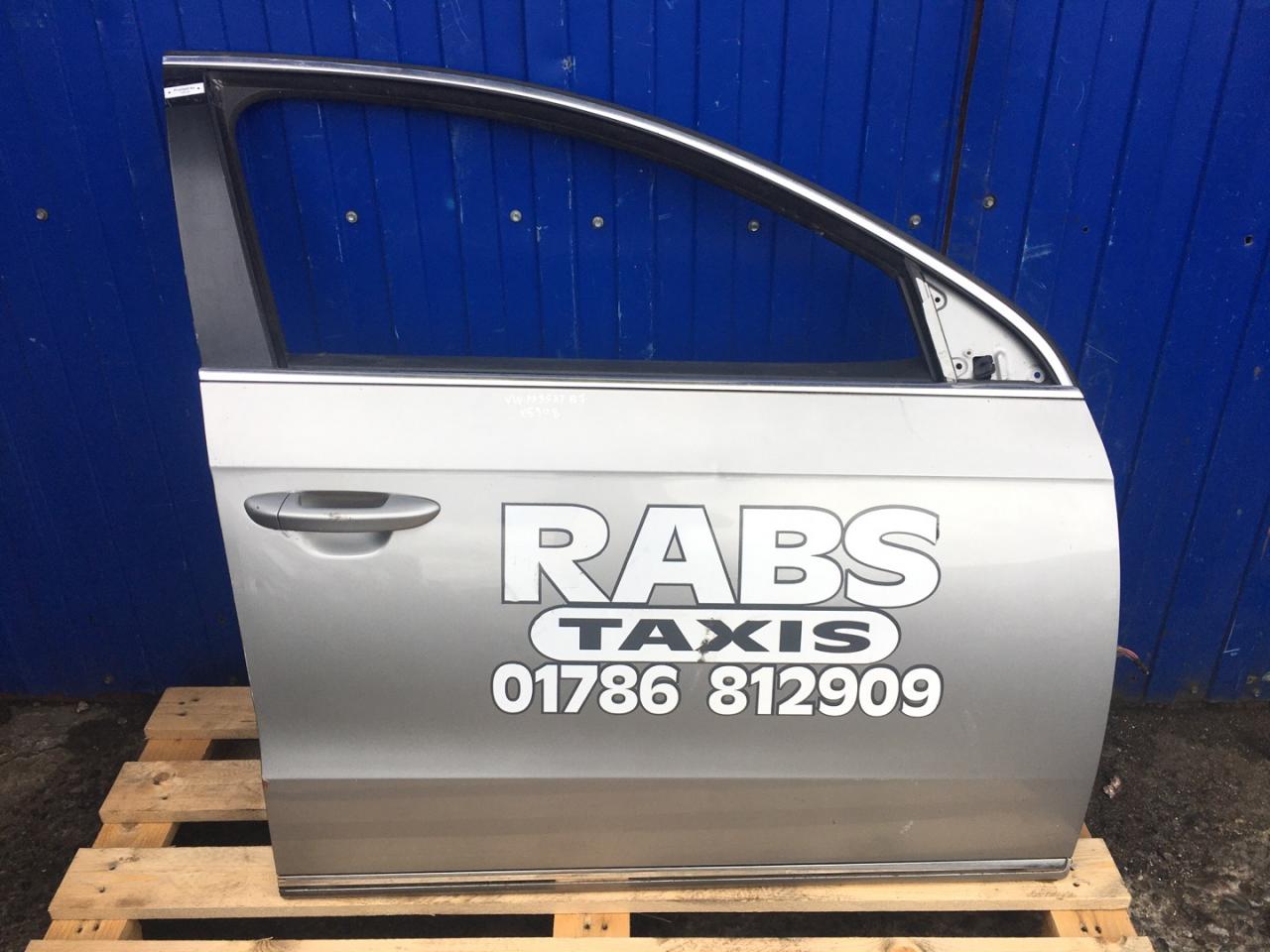 дверь передняя правая Volkswagen Passat B7 2014, 2.0 л., CFFB, дизель, 6МКПП, tungsten silver / lb7w, седан, передний привод, правый руль - фото №1