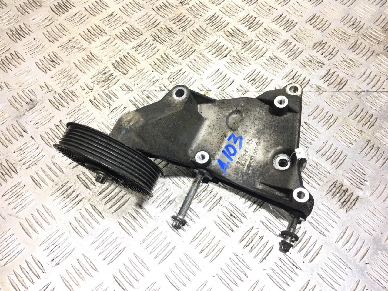 кронштейн компрессора кондиционера Opel Zafira 1 поколение (A) (1999 - 2003), 2.2 л., Y 22 DTR, дизель, МКПП, минивэн, 24459840 - фото №1