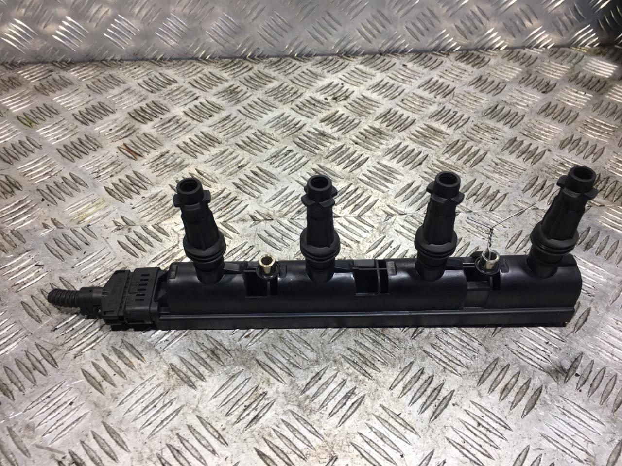 катушка зажигания Opel Astra J 2010, 1.4 л., A 14 XER, бензин, 5МКПП, saphirschwarz / gbg, хетчбэк 5 дв., передний привод, правый руль - фото №1