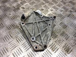 кронштейн генератора Opel Astra H/Family [рестайлинг] 2008, 1.3 л., Z 13 DTH, дизель, 6МКПП, casablancaweiss / 10u, универсал, передний привод, правый руль, 55206511