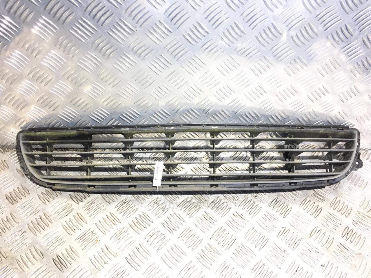 заглушка (решетка) в бампер Opel Zafira 2 поколение (B) 2006, 1.6 л., Z 16 XEP, бензин, 5МКПП, starsilber iii / 157, минивэн, передний привод, правый руль - фото №1