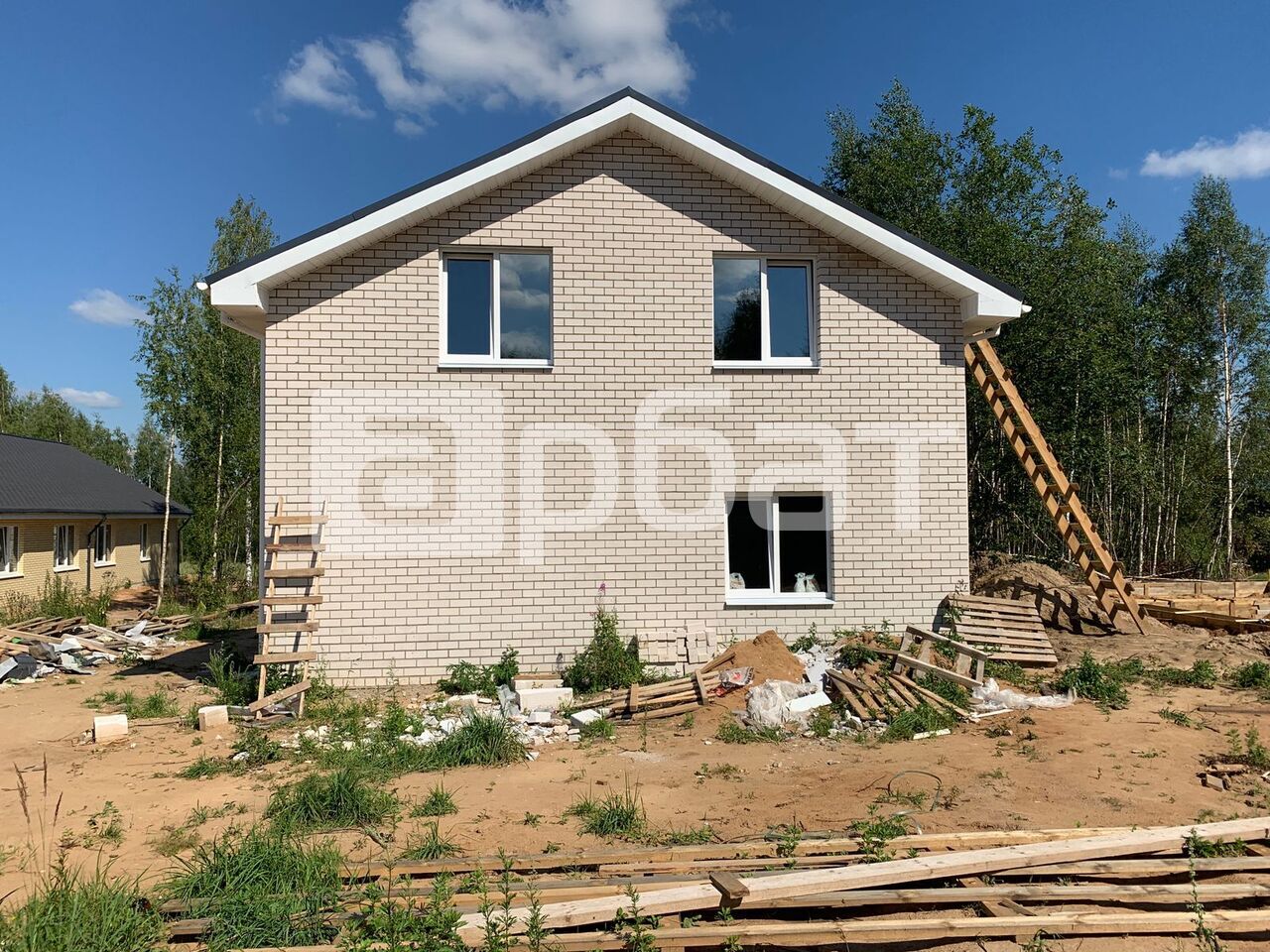 Костромская обл, деревня Середняя, ул Кузьмина, д 18б Дом, 180 м², 8.2 сот.