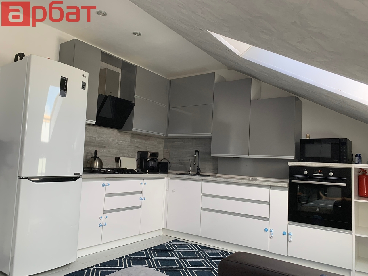 3-к. квартира, 96.3 м², 4/4 эт.