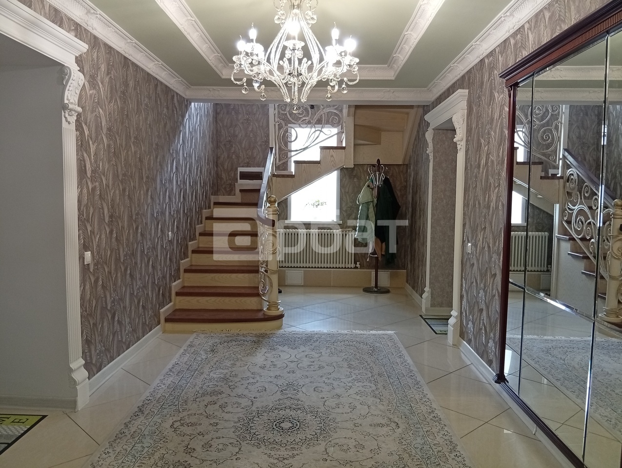 Коттедж 400 м² на участке 24 сот.