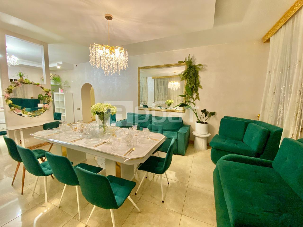 Дом 340м на участке 13 соток