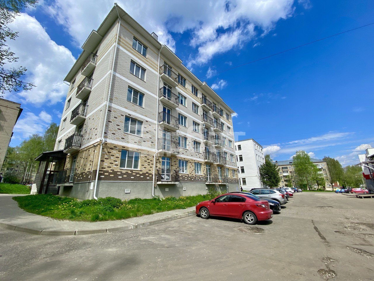 2-к. квартира, 60 м², 1/5 эт.