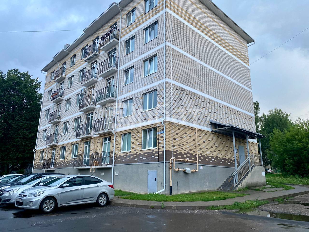2-к. квартира, 60 м², 1/5 эт.