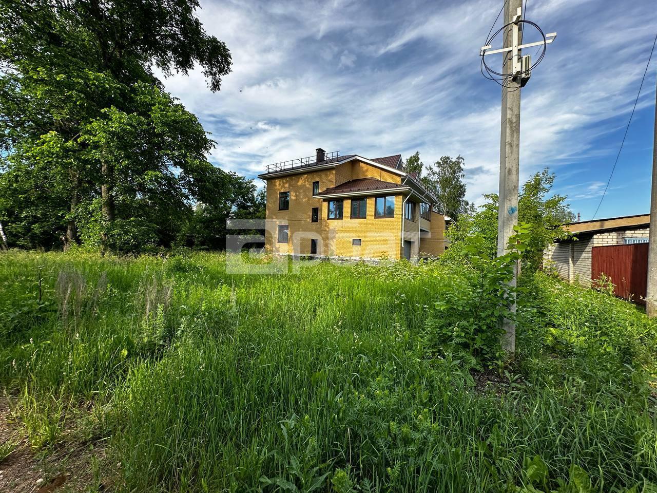 Таунхаус, 375 м², 9 сот.