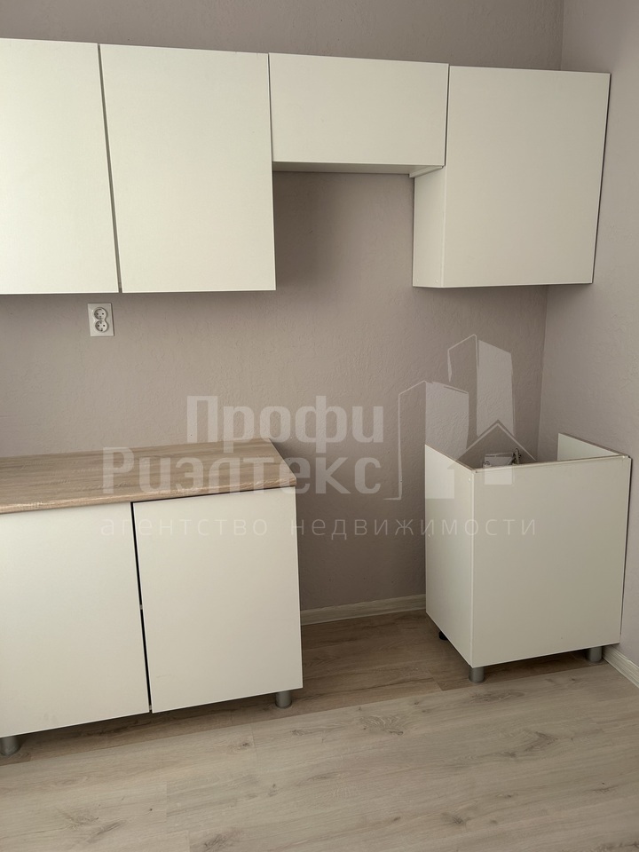 2-к. квартира, 52 м², 2/10 эт.