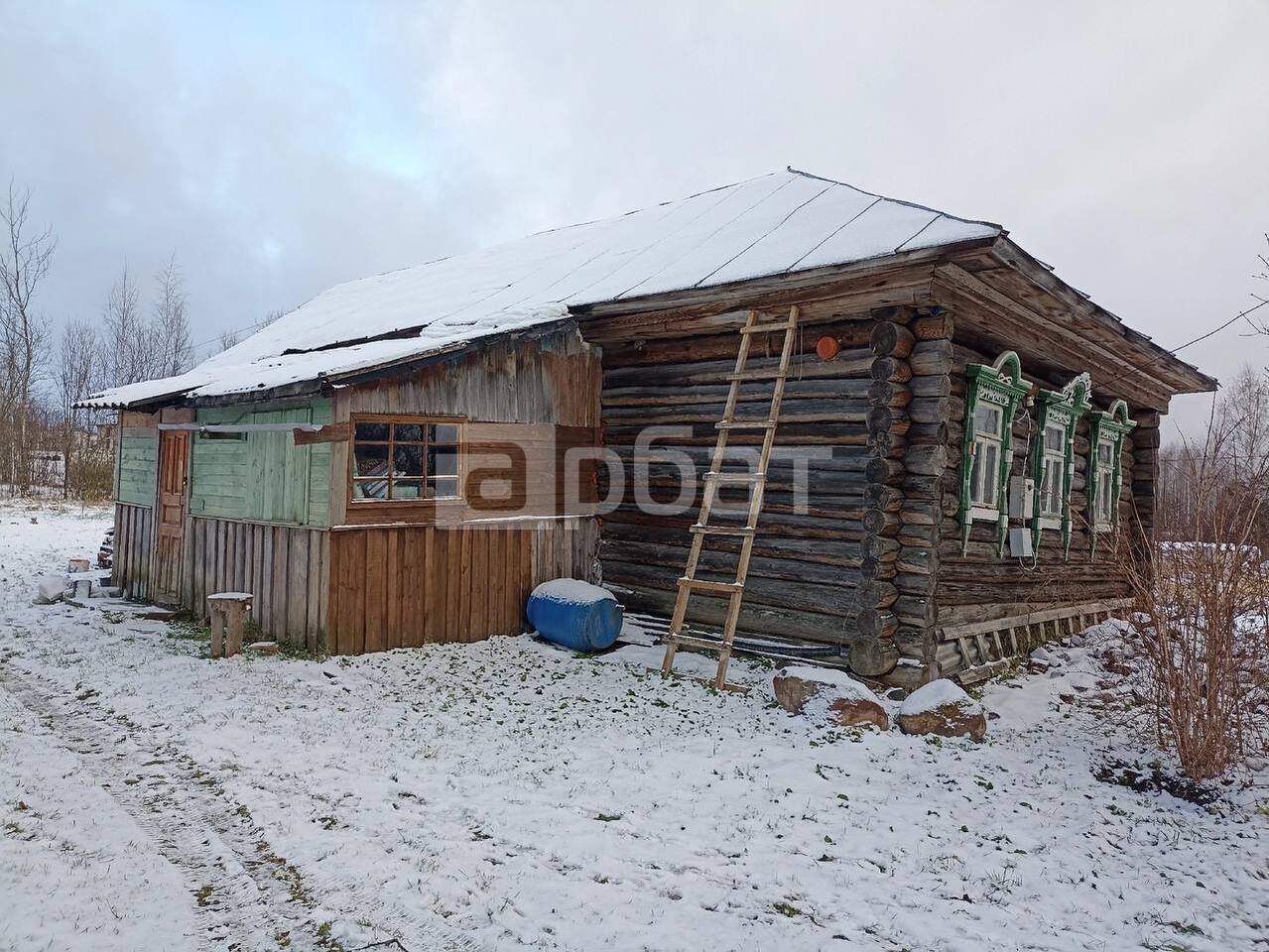 Дом в деревне Холм