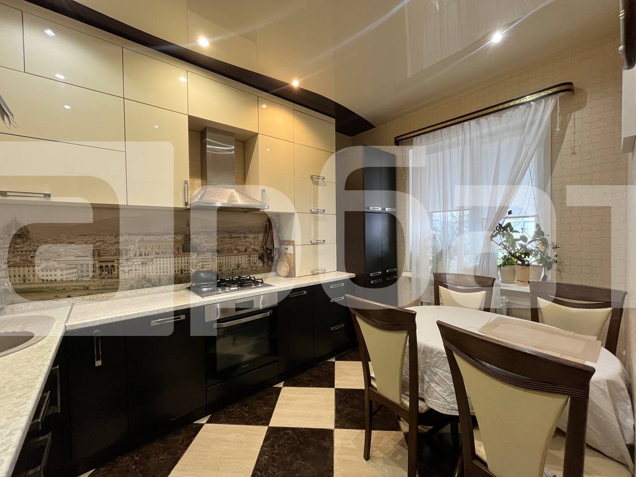 3-к. квартира, 83 м², 2/2 эт.