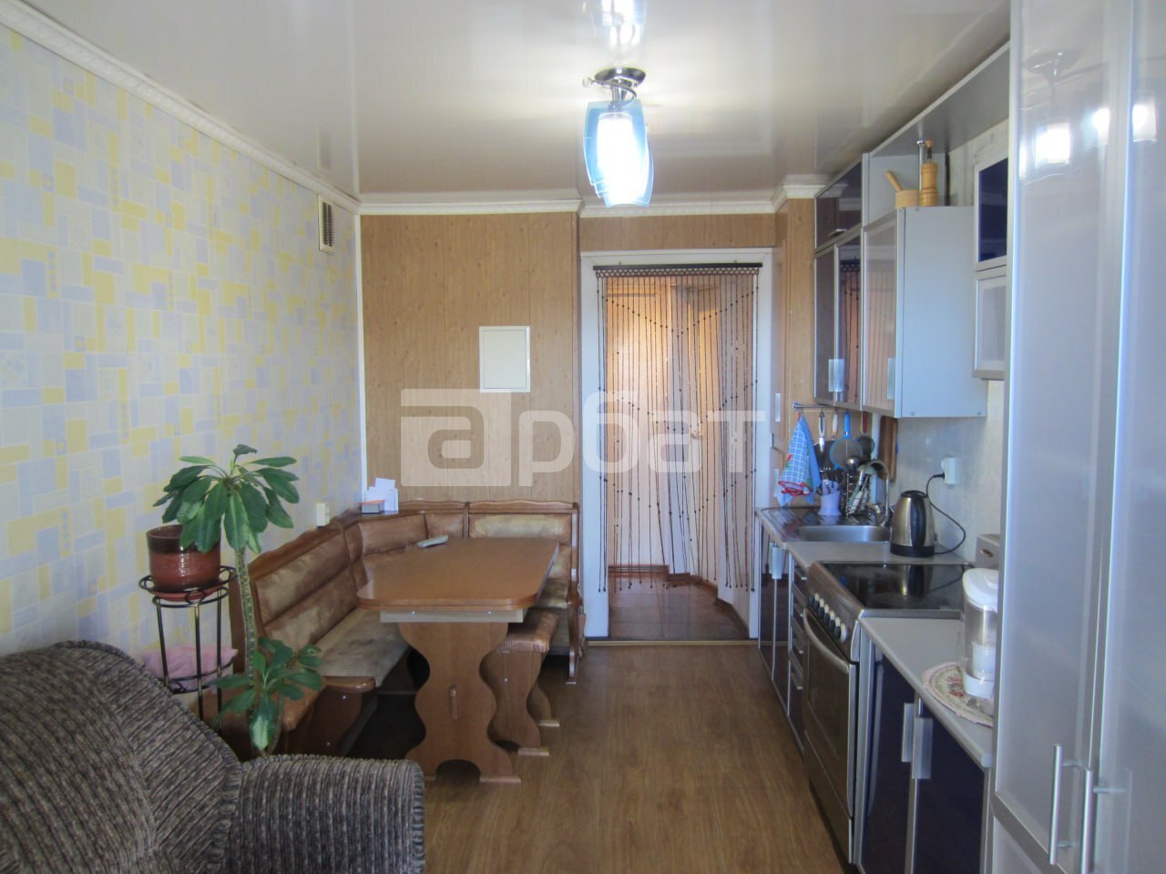 4-к. квартира, 84 м², 2/5 эт.