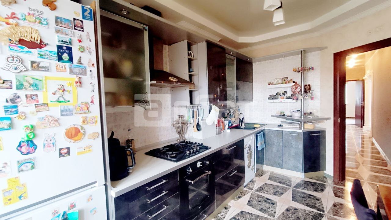 3-к. квартира, 85 м², 2/4 эт.