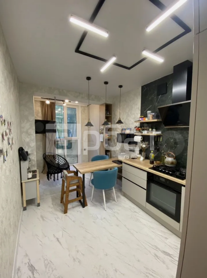 2-к. квартира, 56 м², 2/3 эт.