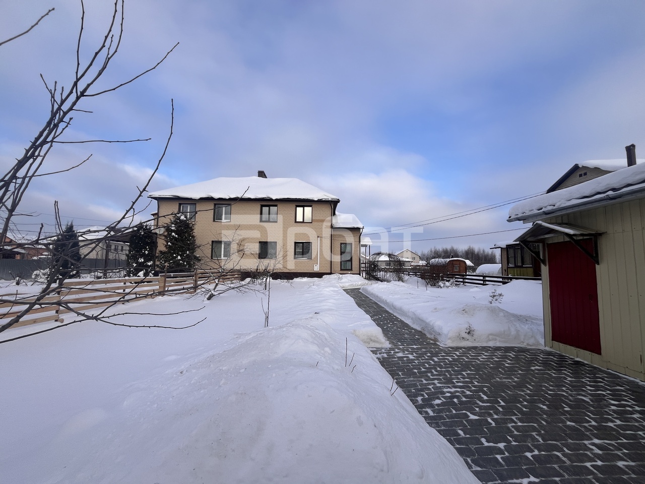 Продается танхаус в д. Каримово