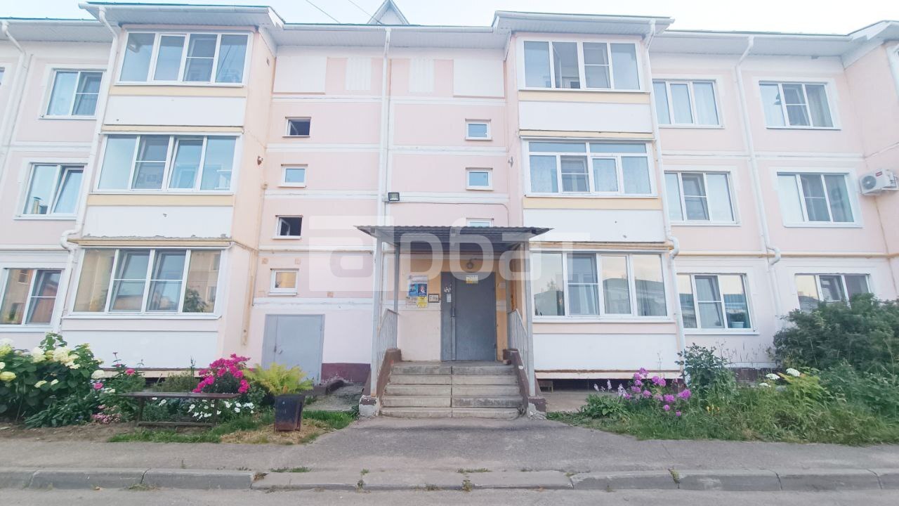 2-к. квартира, 57 м², 3/3 эт.
