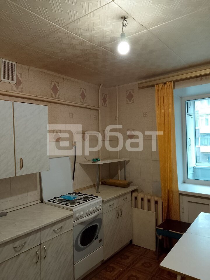 2-к. квартира, 50 м², 2/10 эт.